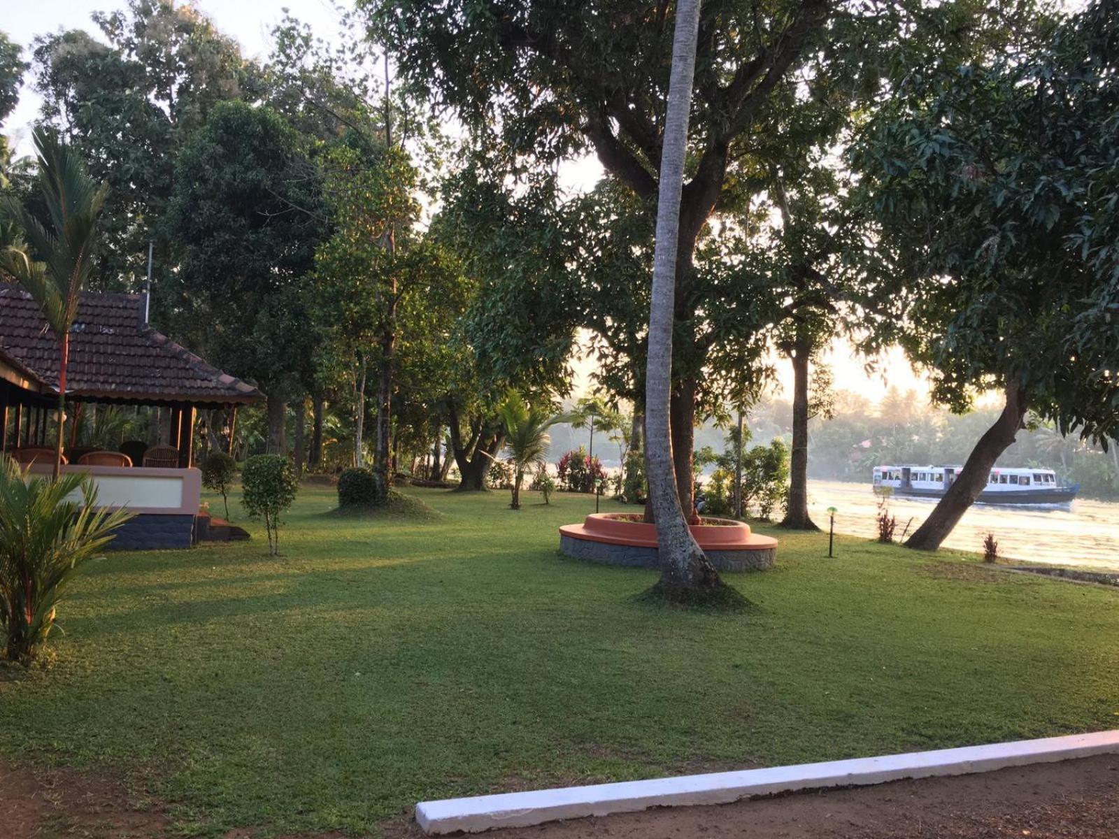 The Pamba Heritage Villa Champakulam Kültér fotó